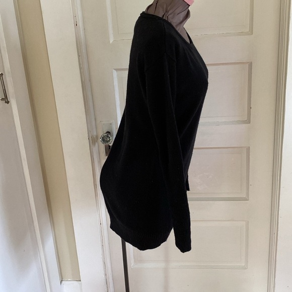 Athleta Black Merino Wool Pullover Sweater XS - Picture 3 of 6